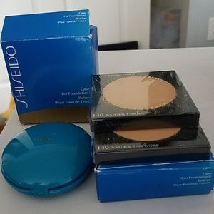 Shiseido case with 2 refill foundations. NO. 40